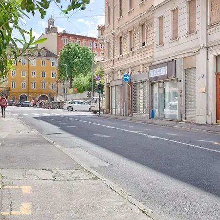 Mihaela - Charme Near The Station * Trieste