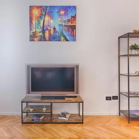 Apartment Mihaela - Charme Near The Station