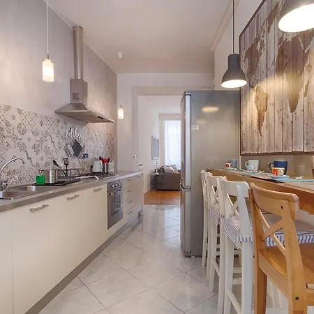 Apartment Mihaela - Charme Near The Station