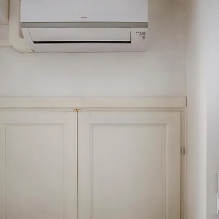 Mihaela - Charme Near The Station *